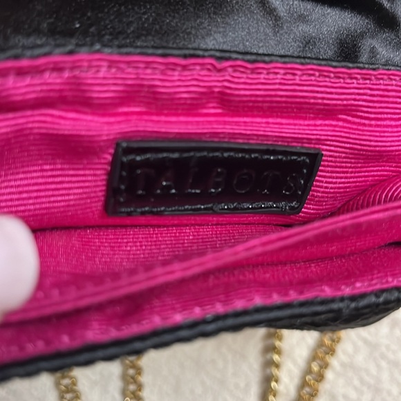 Talbots Evening purse Black w  gold chain 2 inside pockets w hot pink lining - Picture 4 of 12